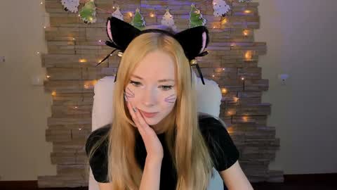 Snapshot of kim_boyd chatting on January 2, 2025, 12:03 pm kim_boyd online show from January 2, 2025, 12:03 pm