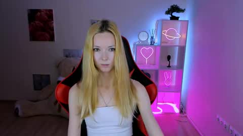 Snapshot of kim_boyd chatting on February 17, 2025, 2:48 pm kim_boyd online show from February 17, 2025, 2:48 pm