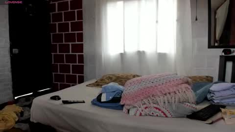 Kim  Yuk online show from November 12, 2025, 5:57 pm