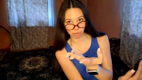 kimberlikoshy online show from June 5, 2026, 4:24 pm