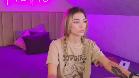 Snapshot of kimberlly_smith chatting on July 21, 2026, 11:40 pm kimberlly_smith online show from July 21, 2026, 11:40 pm
