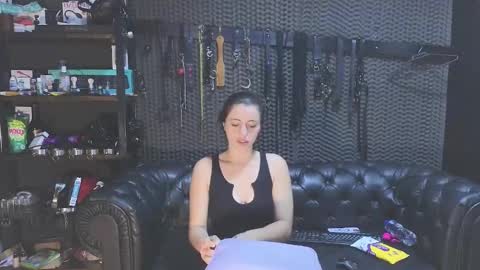  KIMBERLY SWAN  online show from February 18, 2025, 3:43 pm