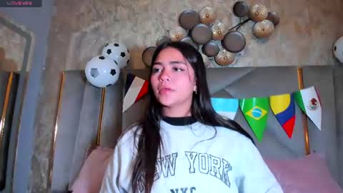  KIM  online show from June 19, 2026, 2:49 am