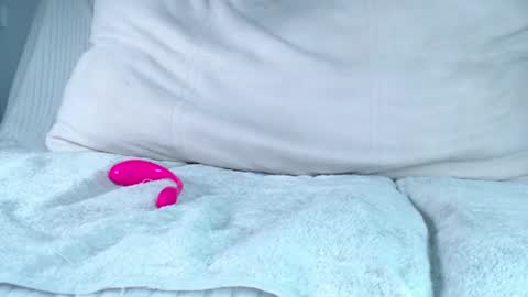 Dominika online show from June 24, 2026, 4:28 pm