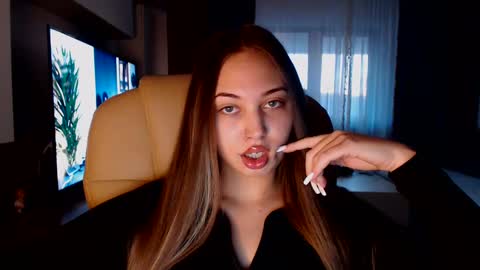 Kim Lee  online show from January 5, 2025, 2:30 pm