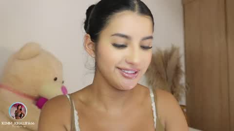 Kim  online show from April 14, 2026, 2:06 am