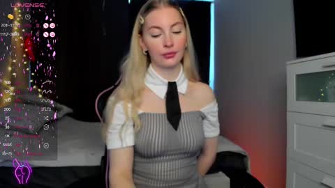 kimmy1_powell online show from February 24, 2025, 3:02 am