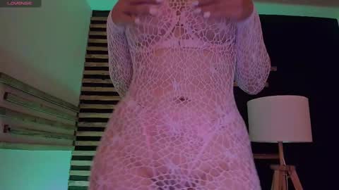 Snapshot of kimmy_chi chatting on February 13, 2025, 5:22 pm Lo online show from February 13, 2025, 5:22 pm