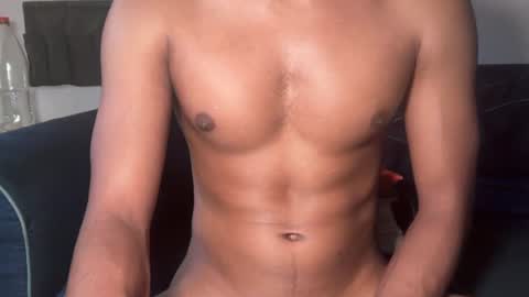 Snapshot of kinda_horny_right_now chatting on June 10, 2026, 7:29 am Isaac online show from June 10, 2026, 7:29 am