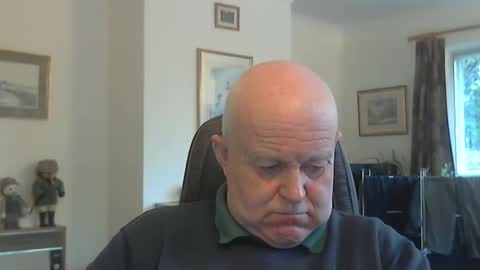 Snapshot of kindahairy4u chatting on November 3, 2025, 1:56 pm kindahairy4u online show from November 3, 2025, 1:56 pm