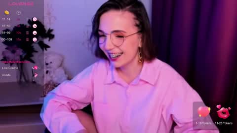 Hazel online show from November 7, 2025, 8:36 am