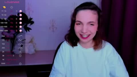 Snapshot of kindhazelhere_ chatting on June 10, 2026, 4:45 am Hazel online show from June 10, 2026, 4:45 am