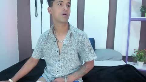 NIKKY AND MAIK online show from February 5, 2026, 3:22 am