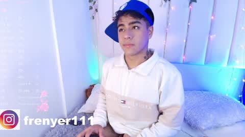 Snapshot of king_azahell chatting on January 22, 2025, 2:48 am king  help me reach 100 likes online show from January 22, 2025, 2:48 am