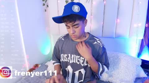 Snapshot of king_azahell chatting on January 26, 2025, 9:19 am king  help me reach 100 likes online show from January 26, 2025, 9:19 am