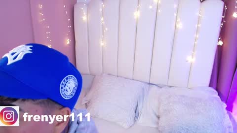 Snapshot of king_azahell chatting on February 21, 2025, 5:13 am king  help me reach 100 likes online show from February 21, 2025, 5:13 am