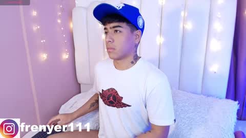 Snapshot of king_azahell chatting on February 28, 2025, 2:09 am king  help me reach 100 likes online show from February 28, 2025, 2:09 am