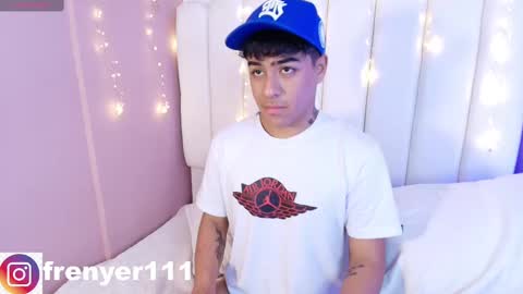 Snapshot of king_azahell chatting on February 28, 2025, 5:15 am king  help me reach 100 likes online show from February 28, 2025, 5:15 am