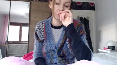Snapshot of kingandprincess chatting on June 3, 2026, 6:02 pm sexysexyhotwetpinkredpussy online show from June 3, 2026, 6:02 pm