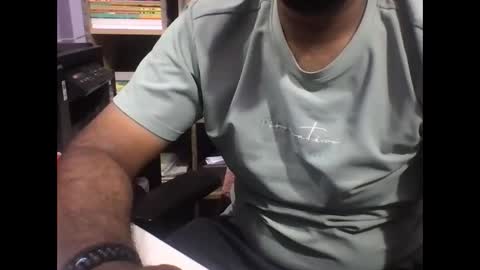 kingcobra_08 online show from May 5, 2026, 11:18 am