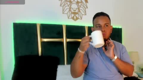 kingg_jay online show from May 13, 2026, 11:51 am