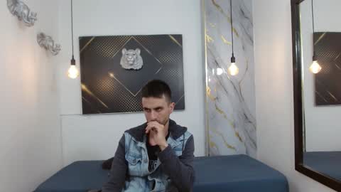 KING  online show from March 9, 2026, 2:48 am