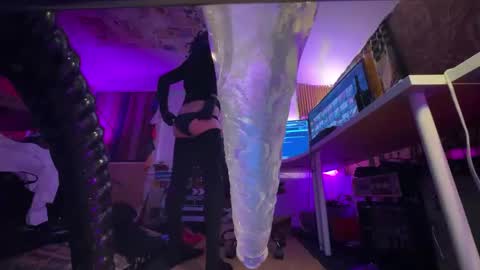 Nikki online show from March 29, 2026, 10:37 am