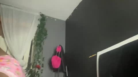 Bunniii online show from December 21, 2024, 10:06 am