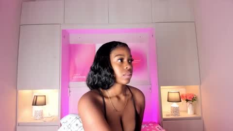 M A R A  online show from December 2, 2025, 12:43 pm