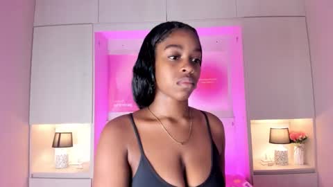 M A R A  online show from December 4, 2025, 12:14 pm