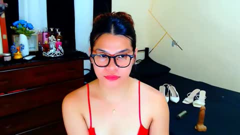 KIRA online show from March 19, 2026, 7:23 am