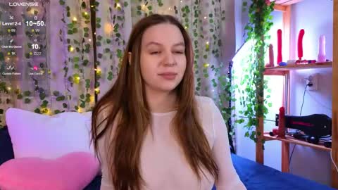 Snapshot of kira_briis chatting on May 4, 2026, 6:37 pm Kira Briis online show from May 4, 2026, 6:37 pm
