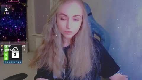 you know thumb up me please its important online show from December 1, 2025, 4:01 pm