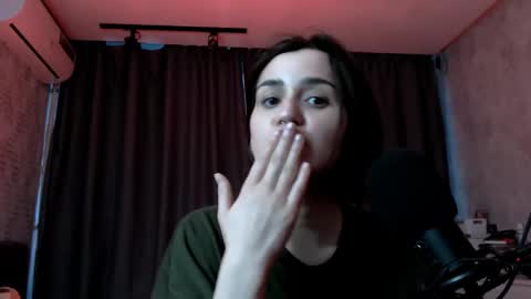 Kira  follow me  online show from May 15, 2026, 11:34 pm