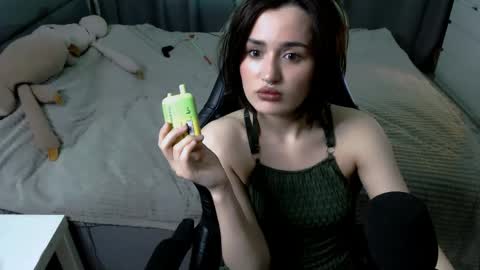 Kira  follow me  online show from May 27, 2026, 10:51 pm
