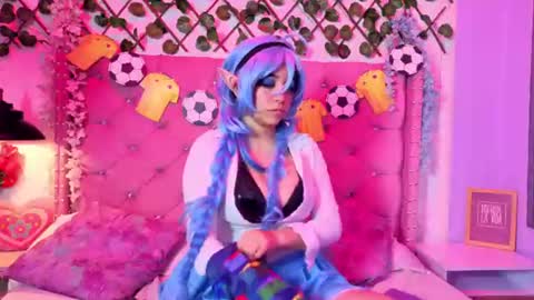 Kira online show from June 26, 2026, 8:35 pm
