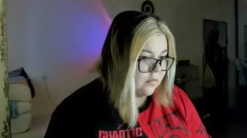 Just Kira online show from February 3, 2025, 1:08 pm