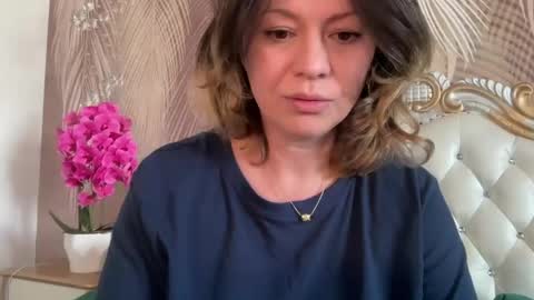 Snapshot of kiradivine chatting on May 7, 2026, 12:54 pm KiraDivine online show from May 7, 2026, 12:54 pm