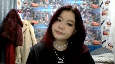 Kira online show from December 21, 2025, 6:04 pm