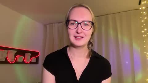 KiraFatex online show from September 12, 2025, 6:08 pm