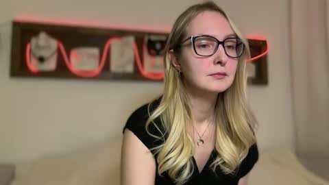 KiraFatex online show from November 14, 2025, 5:22 pm