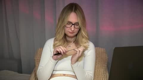 KiraFatex online show from November 15, 2025, 2:46 pm