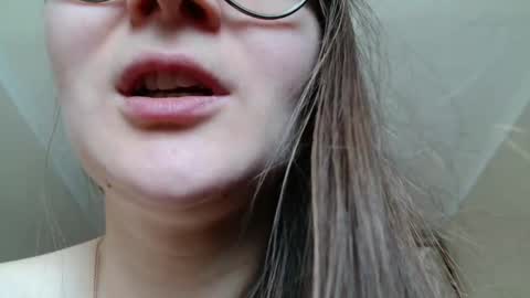 KiraGoldens online show from March 21, 2026, 6:18 am