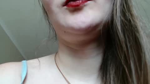 KiraGoldens online show from March 26, 2026, 12:11 pm