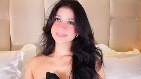 kira online show from November 12, 2025, 12:33 am