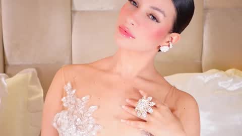 kira online show from November 28, 2025, 1:41 am