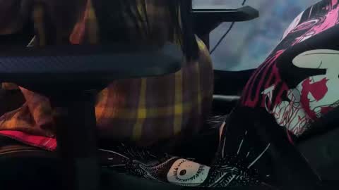 Kira    online show from March 4, 2025, 4:09 pm