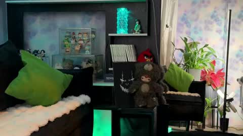 Kira    online show from June 8, 2026, 1:28 am