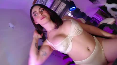Snapshot of kiramillerxx chatting on September 9, 2025, 2:33 am Its your girl KIRA online show from September 9, 2025, 2:33 am