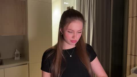 Snapshot of kiramystery chatting on September 24, 2025, 4:32 pm Kira online show from September 24, 2025, 4:32 pm